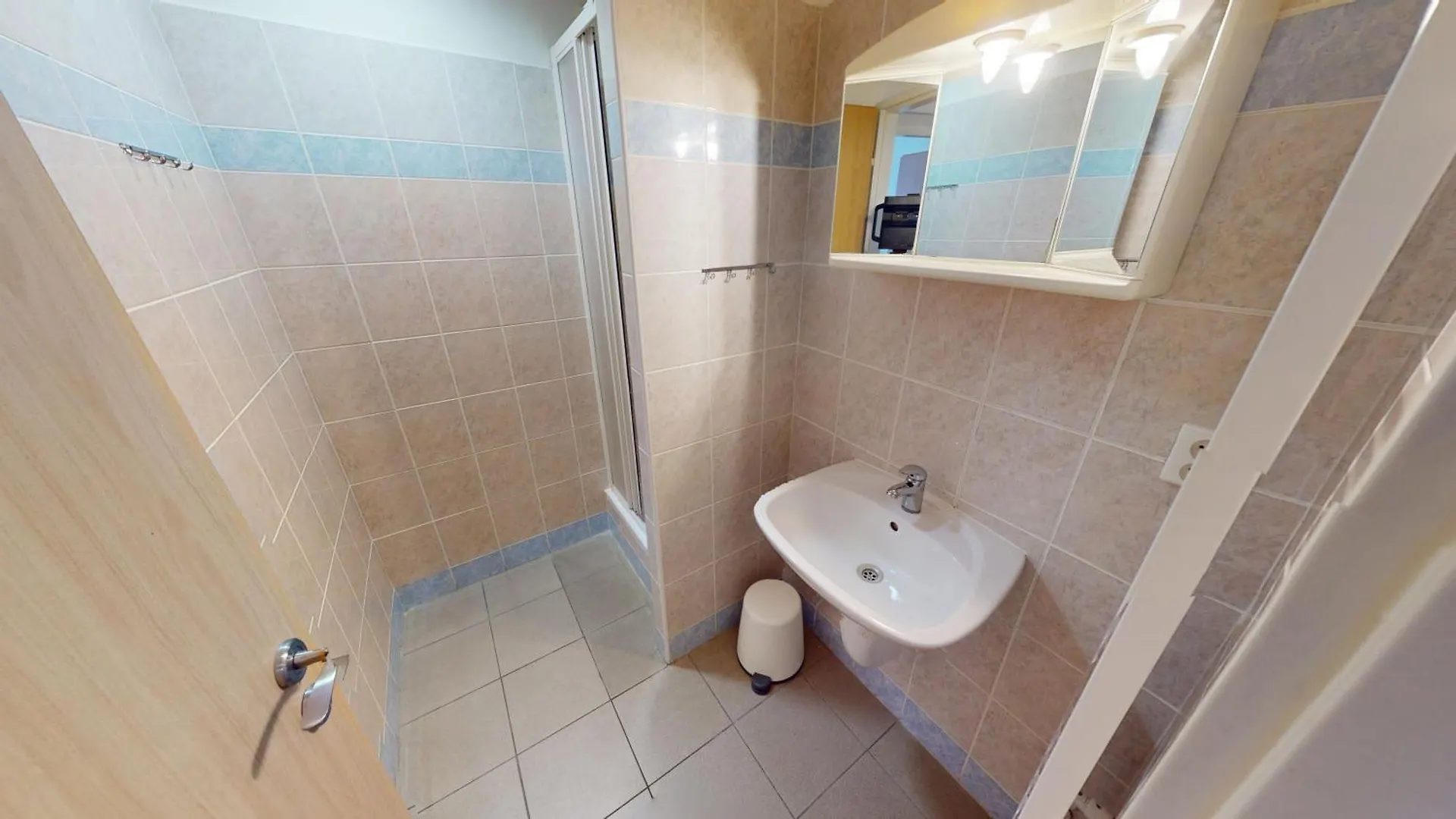 Volha Hostel Prague