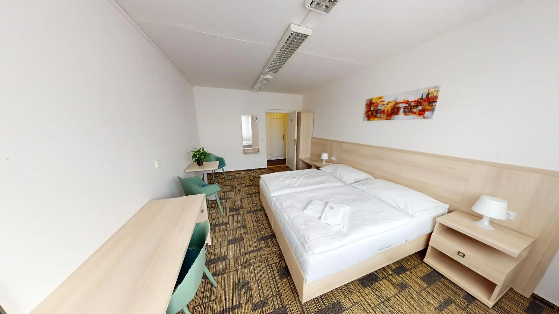 Volha Hostel Prague 0*,
