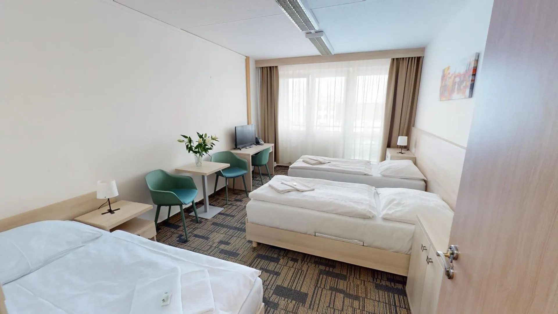 Volha Hostel Prague